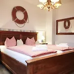 酒店 Bernstein-hotel Bootshaus 4*