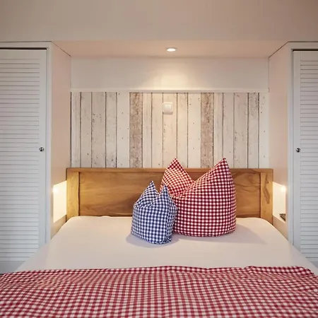 Bernstein-Hotel Bootshaus 4*