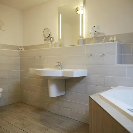 호텔 Bernstein-hotel Bootshaus 4*