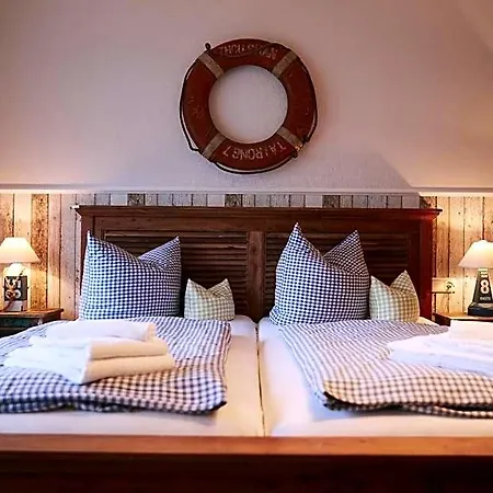 Bernstein-hotel Bootshaus 4*