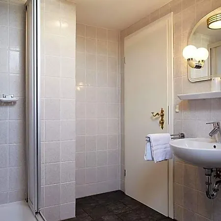 Отель Bernstein-hotel Bootshaus 4*