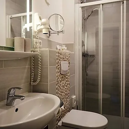 Bernstein-hotel Bootshaus 4*