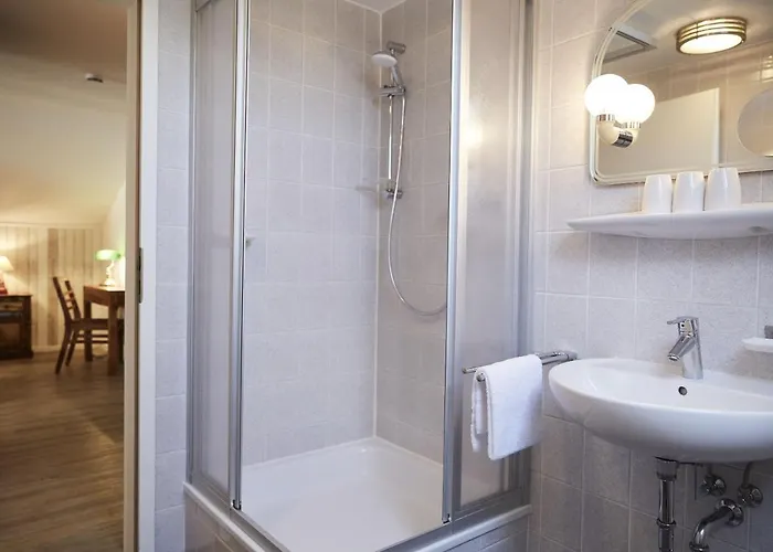 Bernstein-hotel Bootshaus 4*