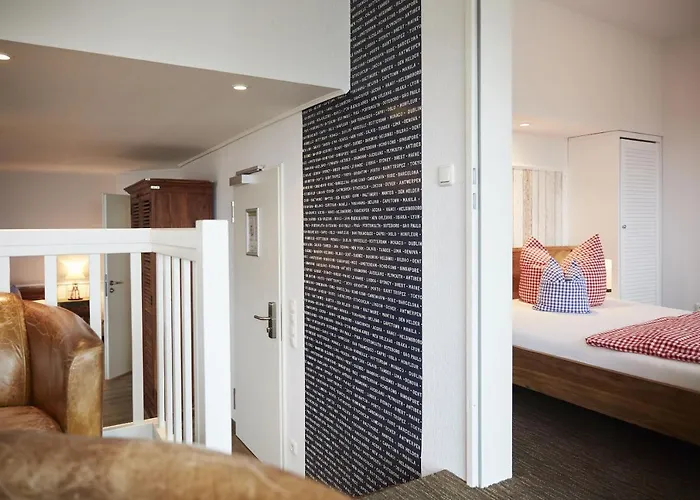 Bernstein-hotel Bootshaus 4* 부숨